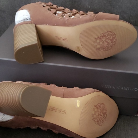 **BRAND NEW**Vince Camuto blocked heel sandal - Picture 5 of 5